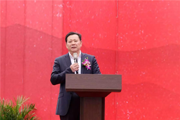 开幕式由湖南省文化厅副厅长、湖南省书法家协会主席鄢福初主持.jpg